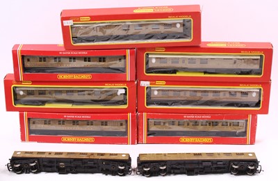 Lot 587 - Nine Hornby early teak LNER coaches (VG-E)...