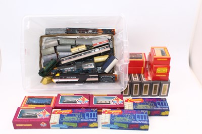 Lot 588 - A mixed lot comprising HST power car, dummy...