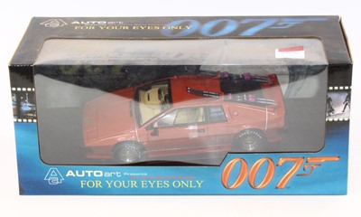 Lot 1801 - An Auto Art 1/18 scale boxed model of a 007...