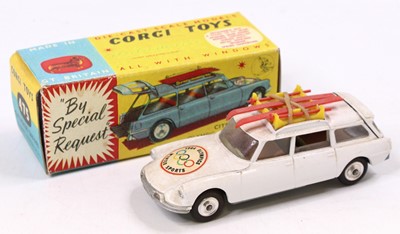 Lot 1174 - Corgi Toys No.475 Citroen Safari ID19 in white...