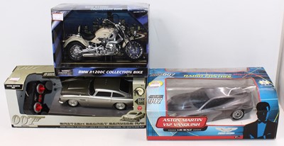 Lot 1825 - James Bond 007 related radio controlled models...