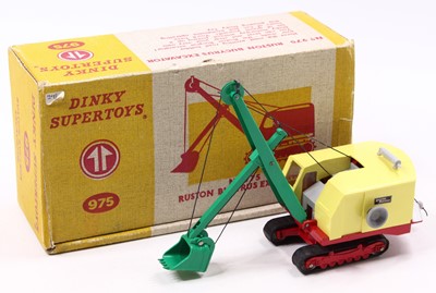 Lot 754 - A Dinky Toys No. 975 Ruston Bucyrus Excavator...