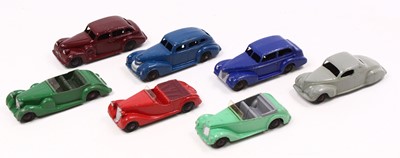 Lot 1387 - 7 various 39 series and 38 series Dinky Toy...