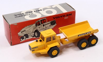 Lot 776 - A Volvo 1/50 scale diecast model of a BM861...