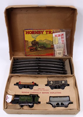 Lot 356 - 1936-41 M3 tank goods set clockwork,...