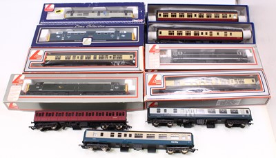 Lot 650 - Four Lima diesel locos & 6 Lima bogie coaches :...