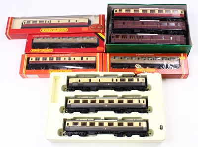 Lot 655 - Thirteen Hornby bogie coaches: 5 BR/GW...