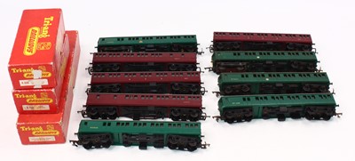 Lot 660 - Triang items: - Class 4-SUB EMU 2 x driving...