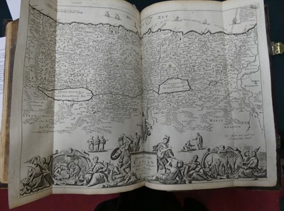 Lot 2001 - An 18th century Dutch Bible, Biblia Dat In De...