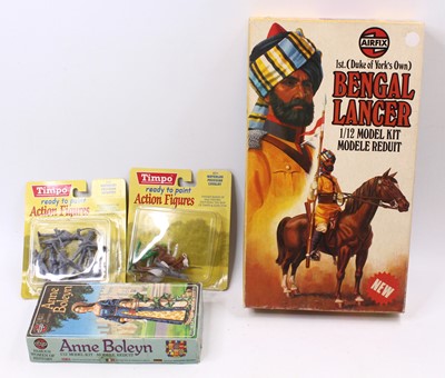 Lot 931 - Collection of kits and figures to include...