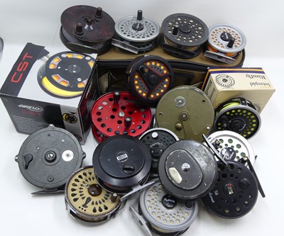 Lot 3525 - A large collection of fly fishing reels to...