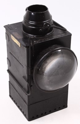 Lot 83 - Welsh Patent LSWR signal hand lamp, black...