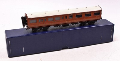 Lot 393 - A rake of six Great Eastern Railway coaches...