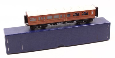 Lot 393 - A rake of six Great Eastern Railway coaches...
