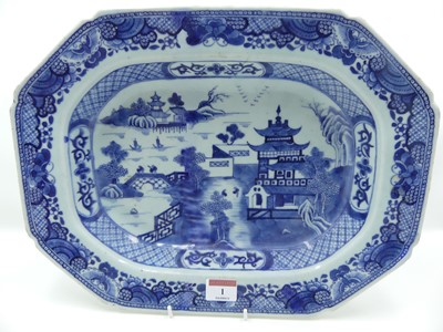 Lot 1 - An 18th century Chinese blue & white export...