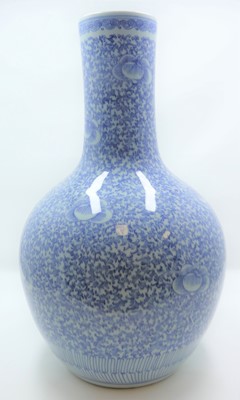 Lot 19 - A Chinese blue & white porcelain tianqiuping...