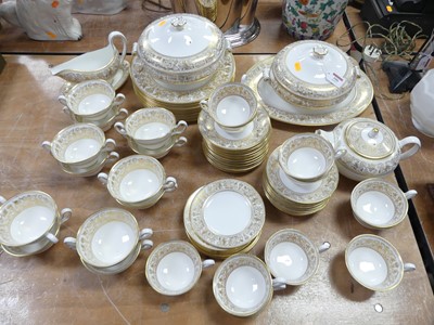 Lot 106 - A Wedgwood Golden Florentine pattern and...