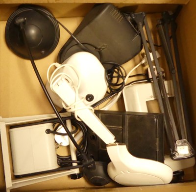 Lot 138 - A collection of various desk lamps