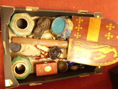 Lot 140 - A collection of Asian items to include a...