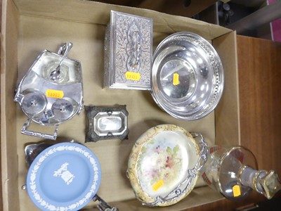 Lot 202 - Miscellaneous items to include silver plated...