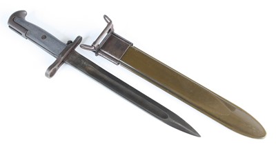 Lot 3252 - A U.S. M1 Garand bayonet, the 25cm single...