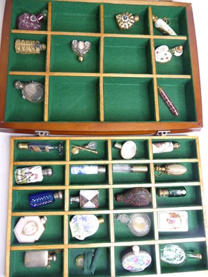 Lot 376 - A collection of Victorian and later scent...