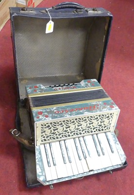 Lot 574 - A vintage Francesco Modello cased accordion