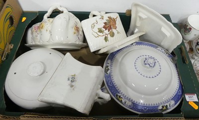 Lot 557 - A collection of Victorian and later ceramics,...