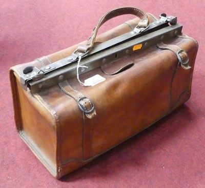 Lot 570 - A vintage leather Gladstone type bag