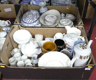 Lot 524 - Two boxes of mixed ceramics, to include a blue...