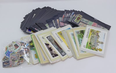 Lot 421 - A collection of Royal Mail PHQ cards, first...