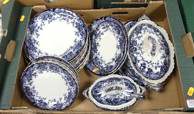 Lot 512 - A Losol ware Chatsworth pattern part dinner...