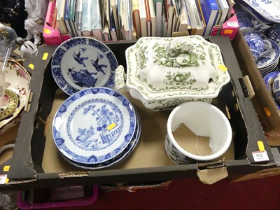 Lot 502 - Miscellaneous ceramics to include a pair of...