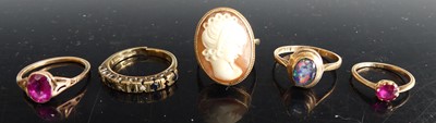 Lot 285 - A 9ct gold carved shell cameo ring, size O;...