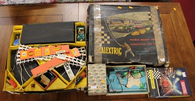 Lot 1431 - A Scalextric Modern Motor Racing Competition...