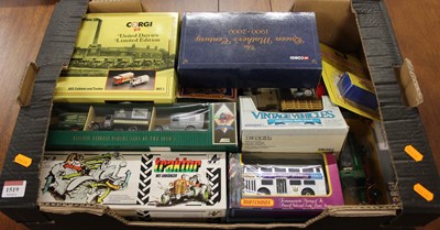 Lot 1519 - One tray of mixed tinplate and diecast modern...