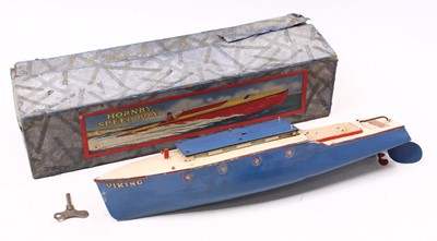 Lot 2003 - A Hornby speedboat No. 5 Viking comprising...