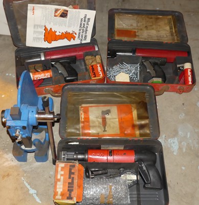 Lot 173 - A boxed Hilti DX400 direct force fastening...