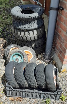 Lot 153 - Assorted wheels and tyres