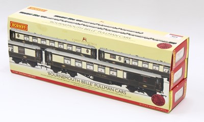 Lot 305 - R4169 Hornby ‘Bournemouth Belle’ Pullman cars...