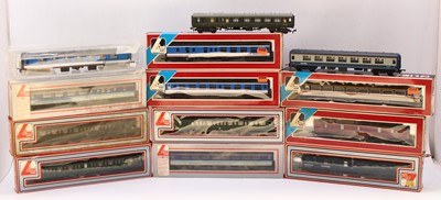 Lot 331 - Lima items: Class 117 BR(W) 3-car DMU BR green;...