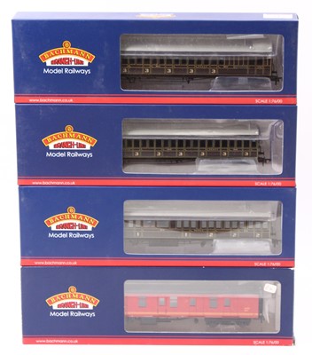 Lot 347 - Four Bachmann Branch-line bogie coaches: three...