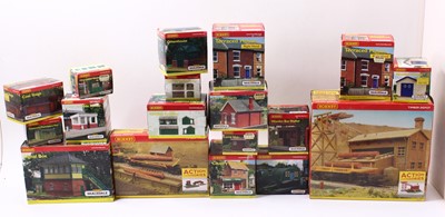 Lot 366 - Hornby Skaledale buildings, the contents of...