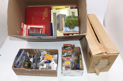 Lot 367 - Scenic items, various makes, individual...