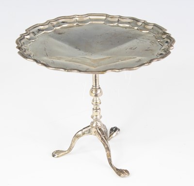 Lot 320 - A George V novelty silver bon bon dish, in the...