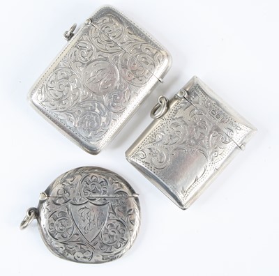 Lot 331 - An Edwardian silver vesta of hinged circular...