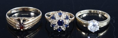 Lot 404 - Three 9ct yellow gold rings, comprising a 6mm...