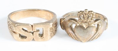 Lot 406 - Two rings, being a 9ct yellow gold Claddaugh...