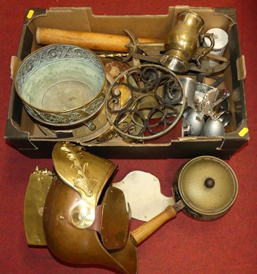 Lot 86 - A collection of metalware, to include a brass...