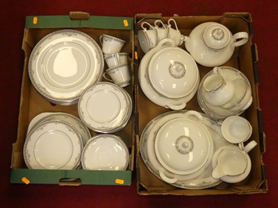 Lot 184 - A Royal Doulton York pattern tea & dinner service